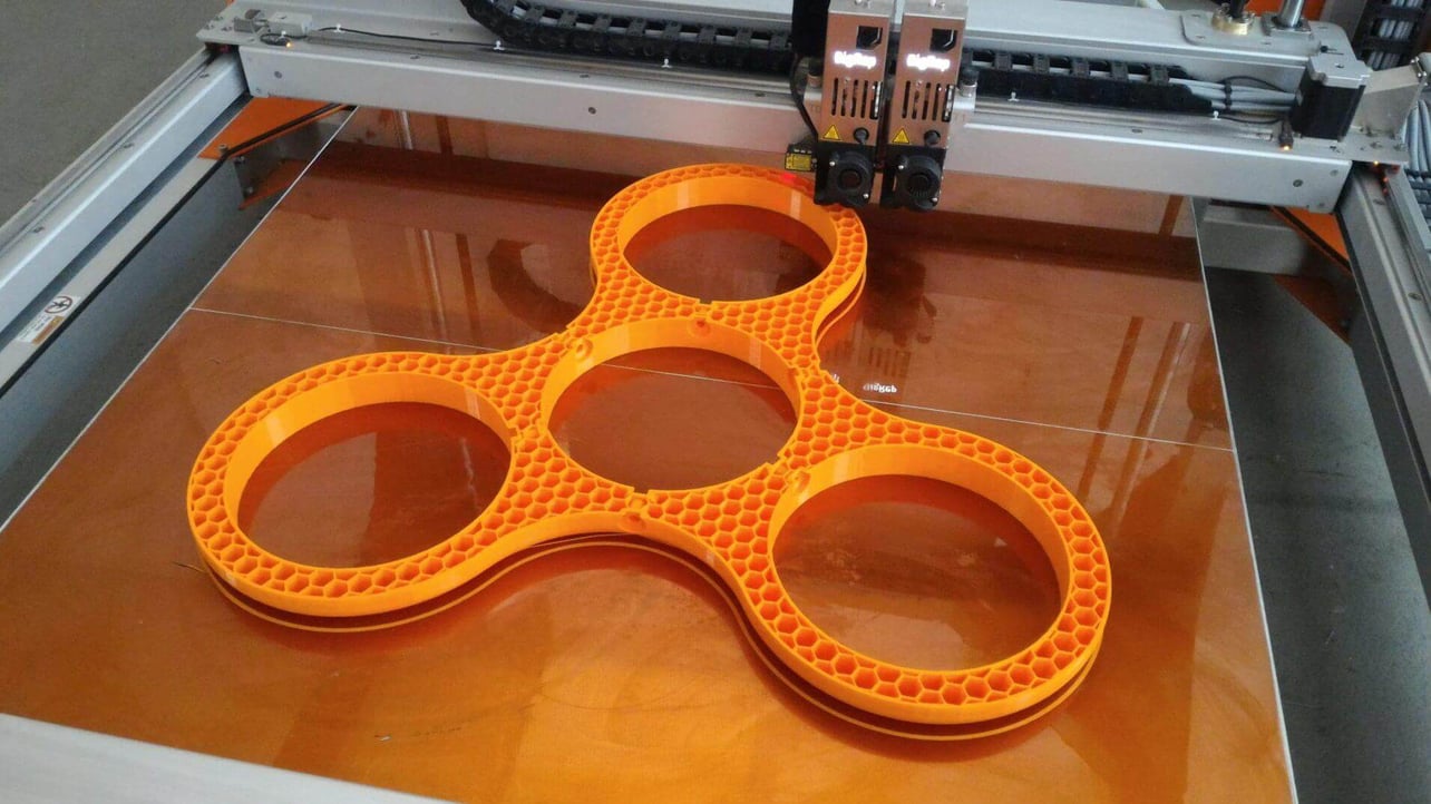 Bigrep Creates World S Biggest Fully 3d Printed Fidget Spinner