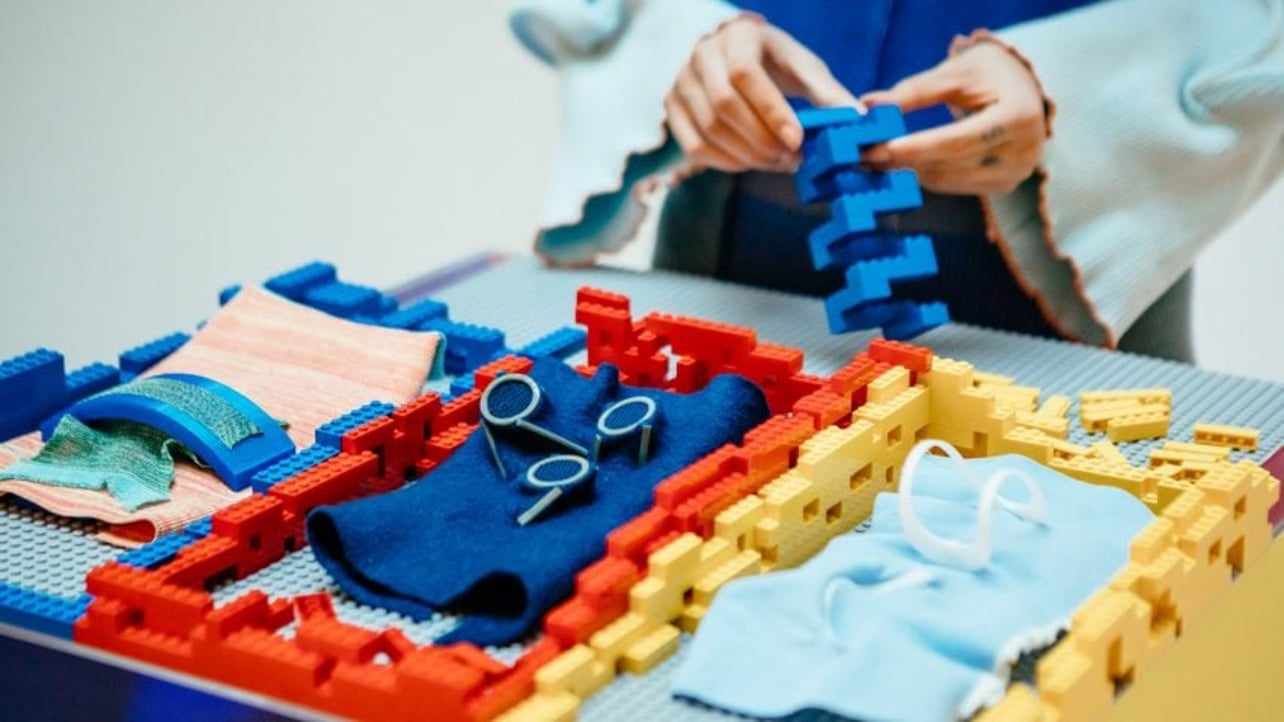 Traditional Knitwear And 3d Printing Combined To Create Clothing