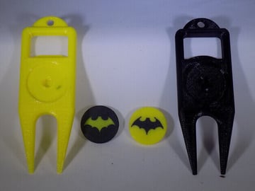 Obraz logo i symboli 3D Batmana: znacznik piłek golfowych i narzędzie Divot
