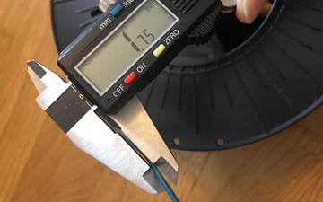 Measuring the filament diameter