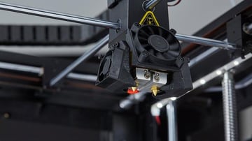 Zdjęcie recenzji Raise3D Pro 2 Plus: Podwójna głowica drukująca