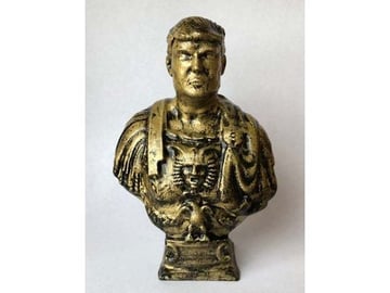 Emperor Trump to remiks popiersia Juliusa Cezara.