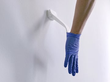 Bezdotykowe usuwanie rękawiczek za pomocą tego wydruku 3D