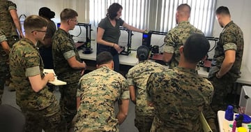 Obraz wojskowych zastosowań druku 3D: uczyń z każdego żołnierza inżyniera