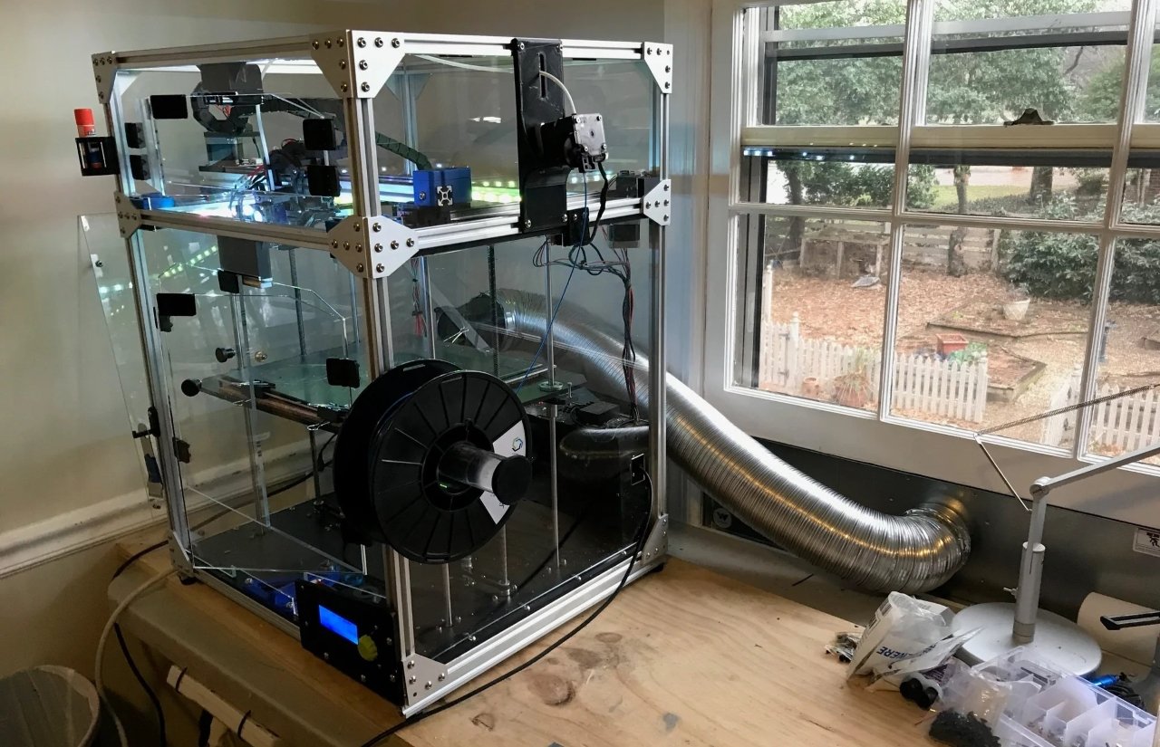 https://i.all3dp.com/workers/images/fit%3Dscale-down%2Cw%3D1200%2Cquality%3D79%2Cgravity%3D0.5x0.5%2Cformat%3Dauto/wp-content/uploads/2022/09/13173907/3D-printer-ventilation-new.jpg