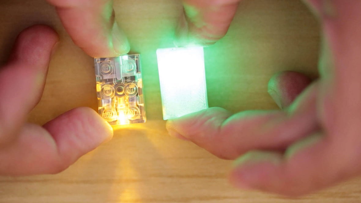 Featured image of These 3D Printed DIY LEGO LED Bricks Are Totes Amazeballs