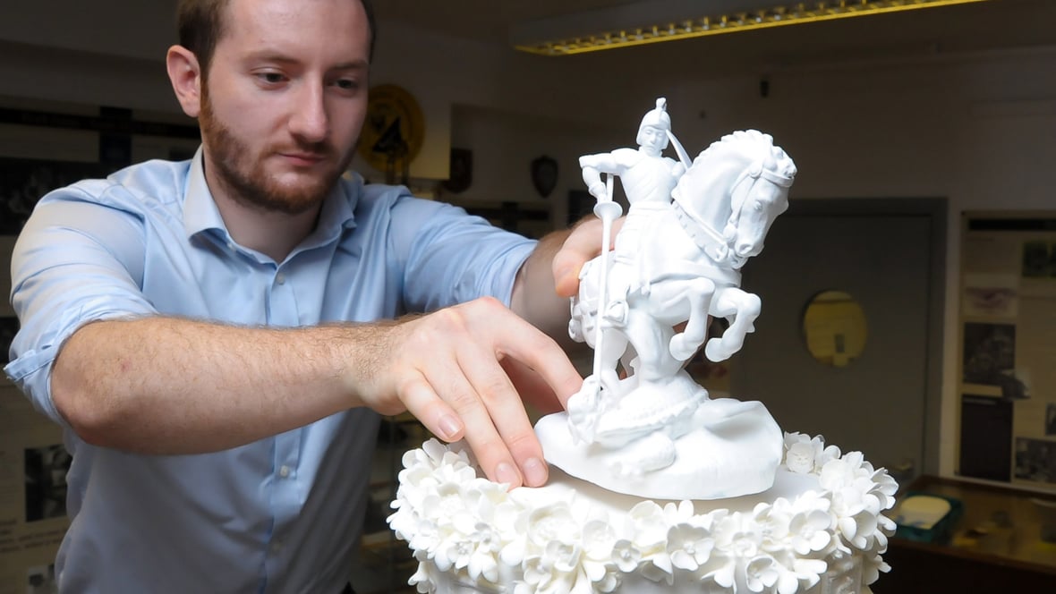 Featured image of 3D Scanning and Printing Save British Monarchy’s Wedding Cake