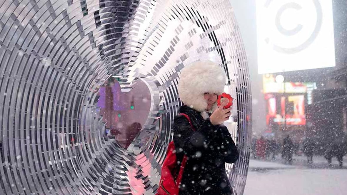 Featured image of Formlabs 3D Prints Huge Lens for Times Square Valentine Heart