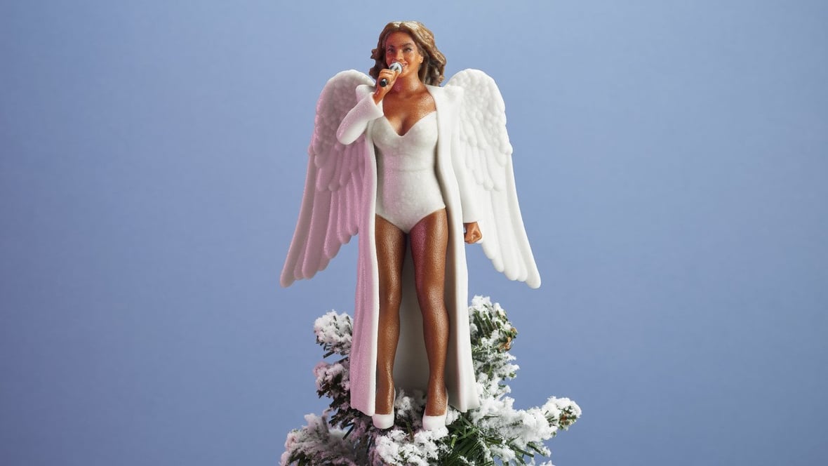 Featured image of Beyoncé, Hillary and Serena as 3D Printed Christmas Tree Toppers