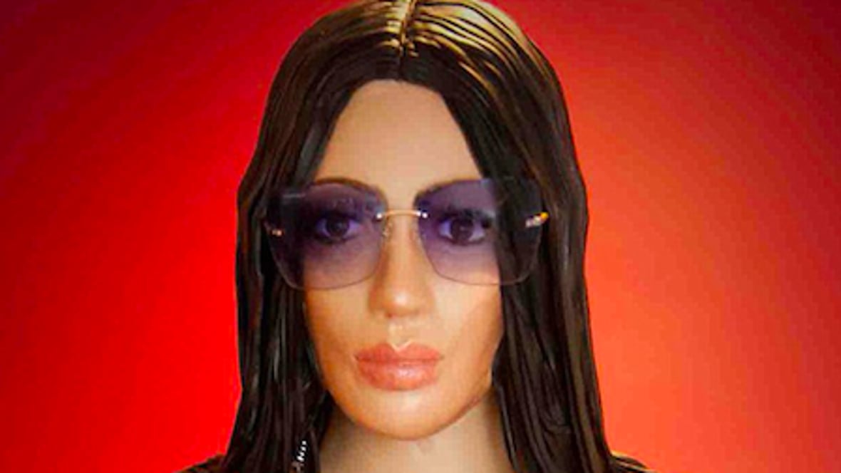 Featured image of Baker Creates Life-Size Kim Kardashian Cake With 3D Printing