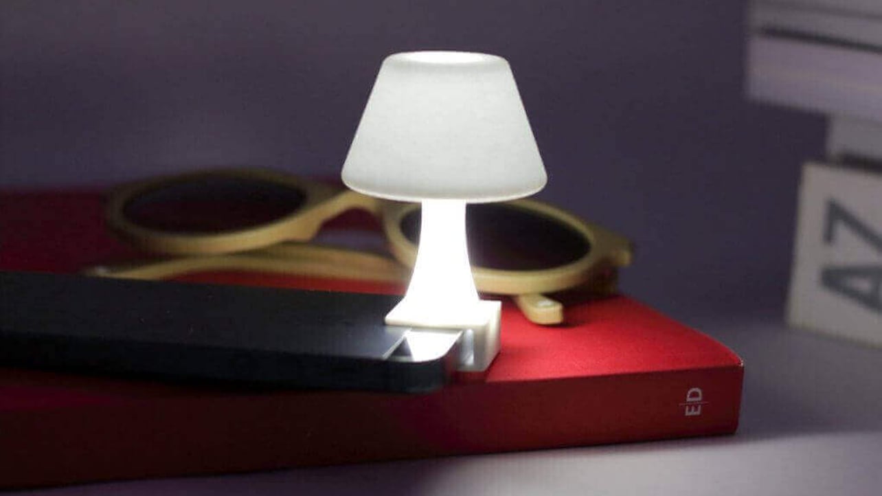 Featured image of Check out the Ibat Jour Flash Lamp For iPhone