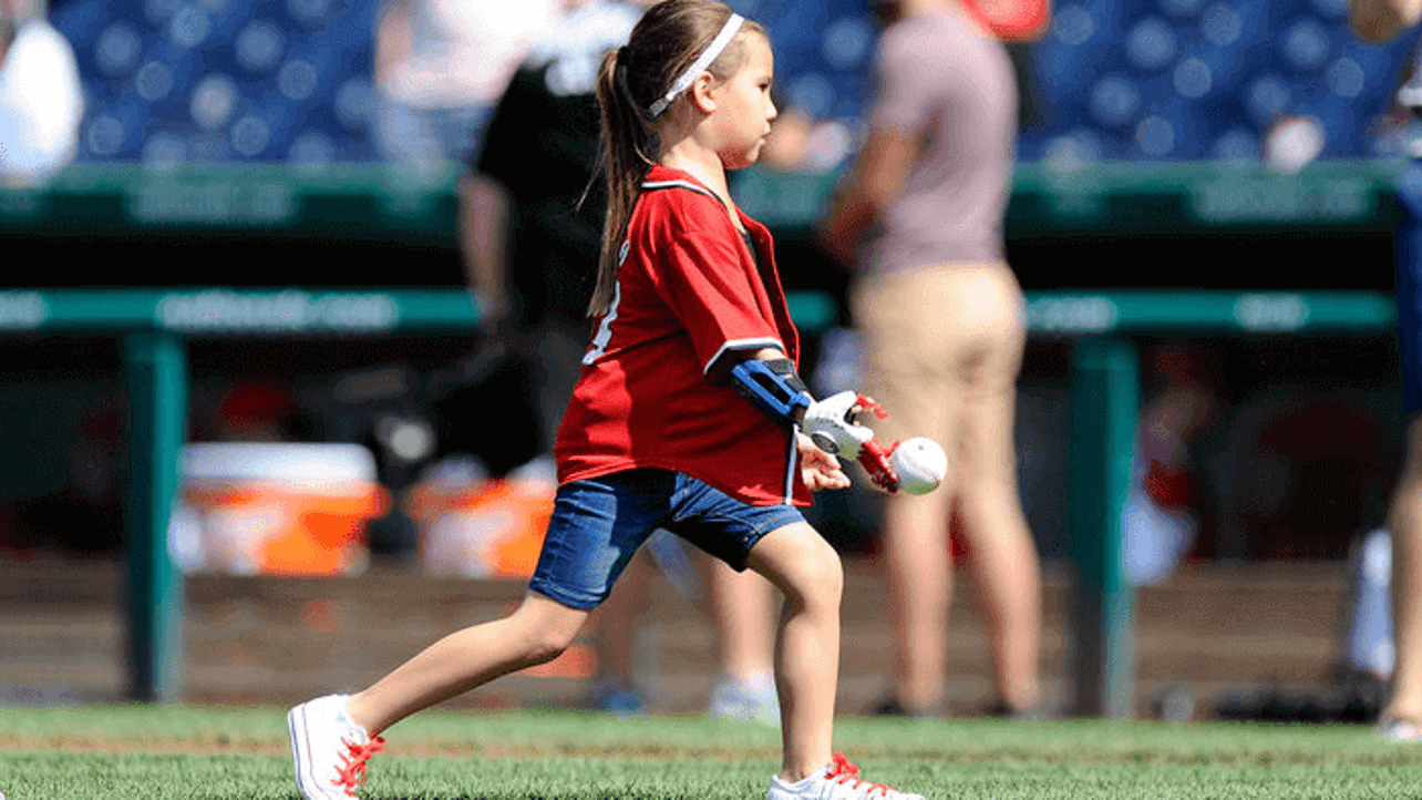 Featured image of Girl with 3D Printed Hand Aims to Throw First Pitch for All 30 MLB Teams