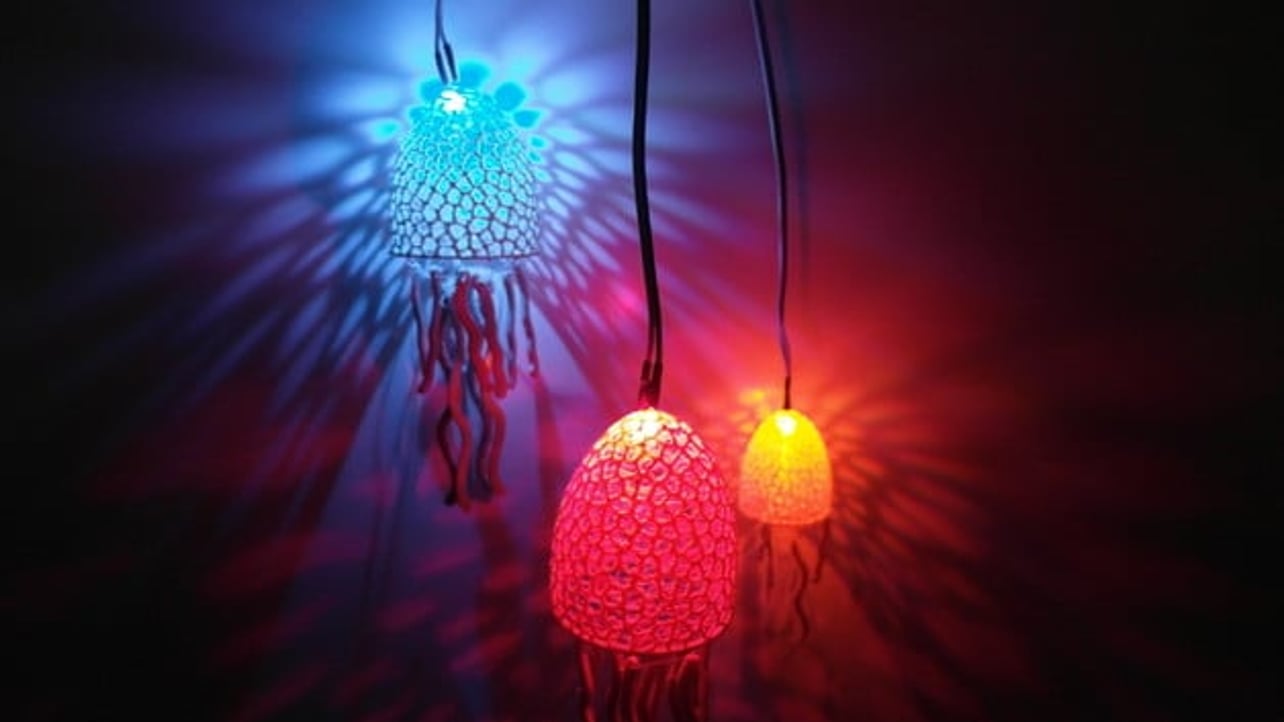 Featured image of [Project] 3D Print These Seaworthy Voronoi Jellyfish Lights
