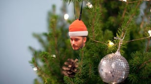 Featured image of Sony’s ‘Bauble Me’ Pop-Up Turns Your Face into a Tree Ornament
