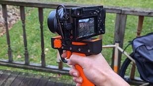 Featured image of 3D Printable Photopistol Upgrades Your Camera With “Literal Point-And-Shoot” Capability