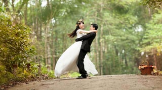 Featured image of 3D Printed Wedding Cake Toppers Look Stunning!
