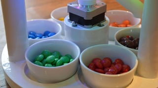 Featured image of Candy Sorting Machine made with Arduino and 3D Printing