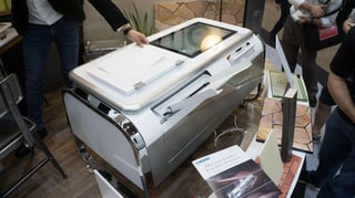 Featured image of Mofrel is a Fake Leather 2.5D Printer Made by Casio