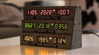Featured image of [Project] Turn Back Time with a 3D Printed Delorean Clock From ‘Back to the Future’