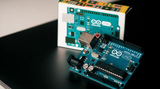 Featured image of The 10 Best Arduino Uno Projects for Beginners