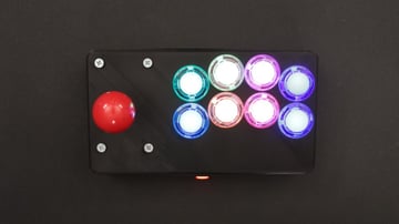 Este controlador tiene luces NeoPixel que hacen que el controlador luzca único