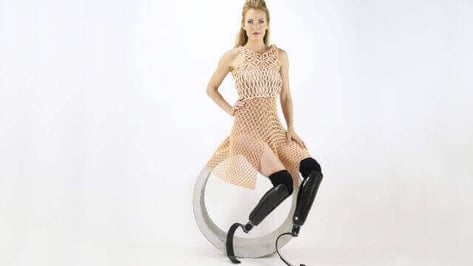 Featured image of Paralympics: Athlete Dances with Robot in 3D Printed Dress