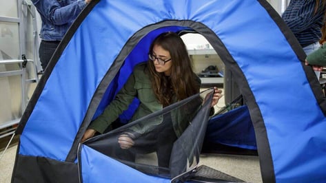Featured image of Teenage Girls Invent Solar-Powered Tent for Homeless with 3D Printing