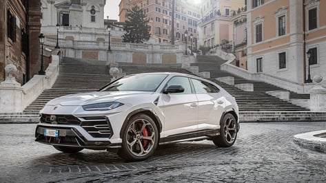 Featured image of Carbon and Lamborghini Make the Unmakeable for new Urus SUV