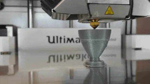 An Ultimaker 2 3D printing using 'Cura's Minimum Layer Time' setting