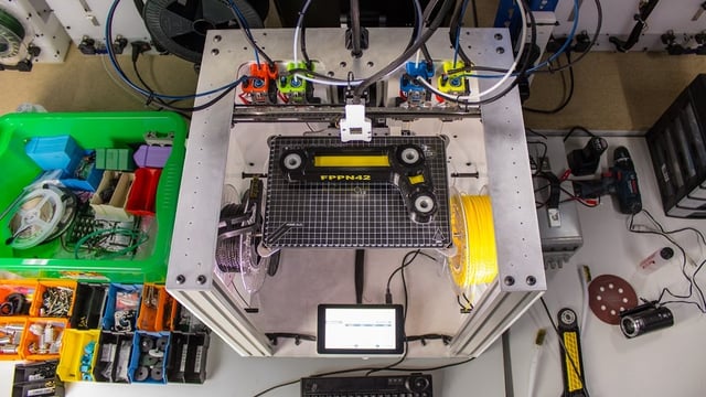 Featured image of Radical Tool Changing 3D Printer with Motion System from E3D
