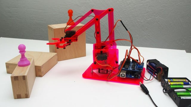 Featured image of The Best DIY & 3D Printed Robot Arms of 2022