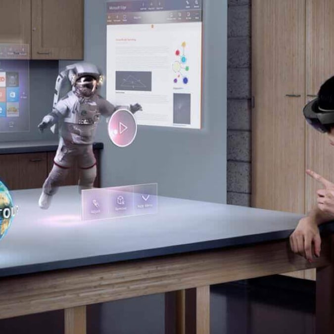 Show Your Augmented Reality Creations With HoloLens Spectator View