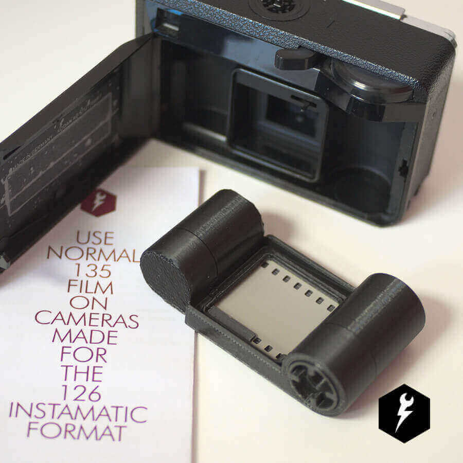 vlinder moeilijk sarcoom 3D Printed Camerhack Adapter Allows Old Instamatic Cameras To Use 35mm Film  | All3DP