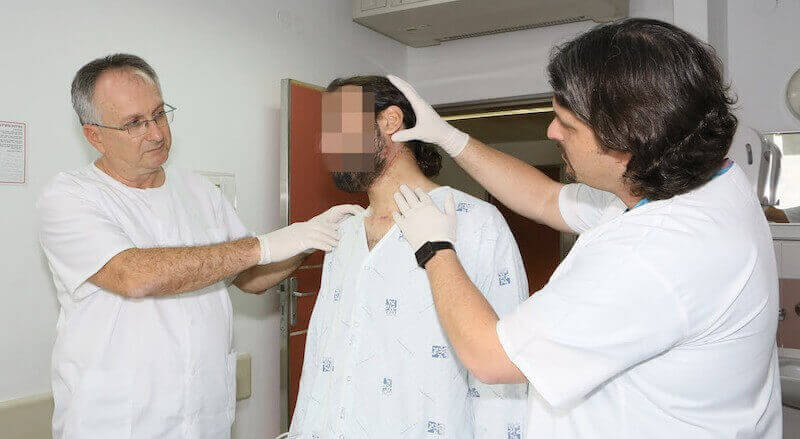 Prof. Adi Rachmiel, Dr. Yoav Leiser with the Syrian patient (source: Rambam Health Care Campus, RHCC)