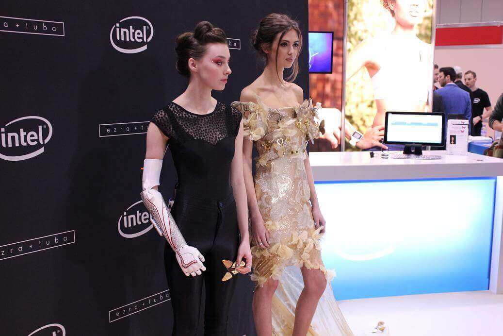 Mendeville in the limelight not despite, but because of her prosthesis at London's 'Wearable Tech Show'.