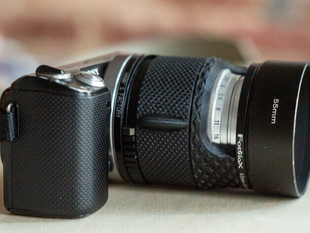 Improved ergonomics for a 1000$ lens via a 3D printed lens mantle (source: Youmagine)