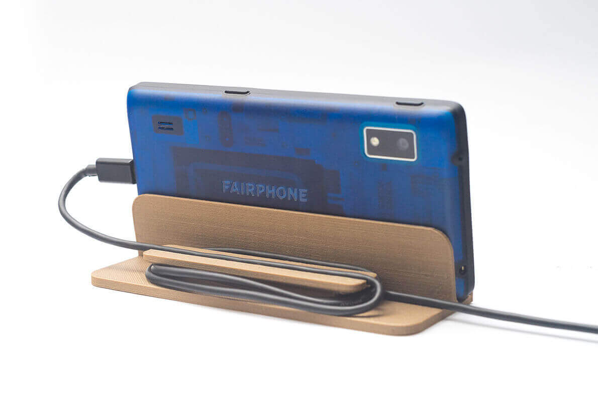 Fairphone 2 accessories: nightstand/charging station