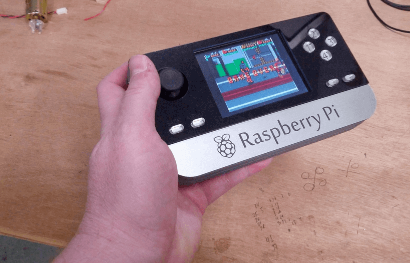 Photo de Boîtier RetroPie: Raspberry Pi Portable (boîtier de console de jeux Raspberry Pi)