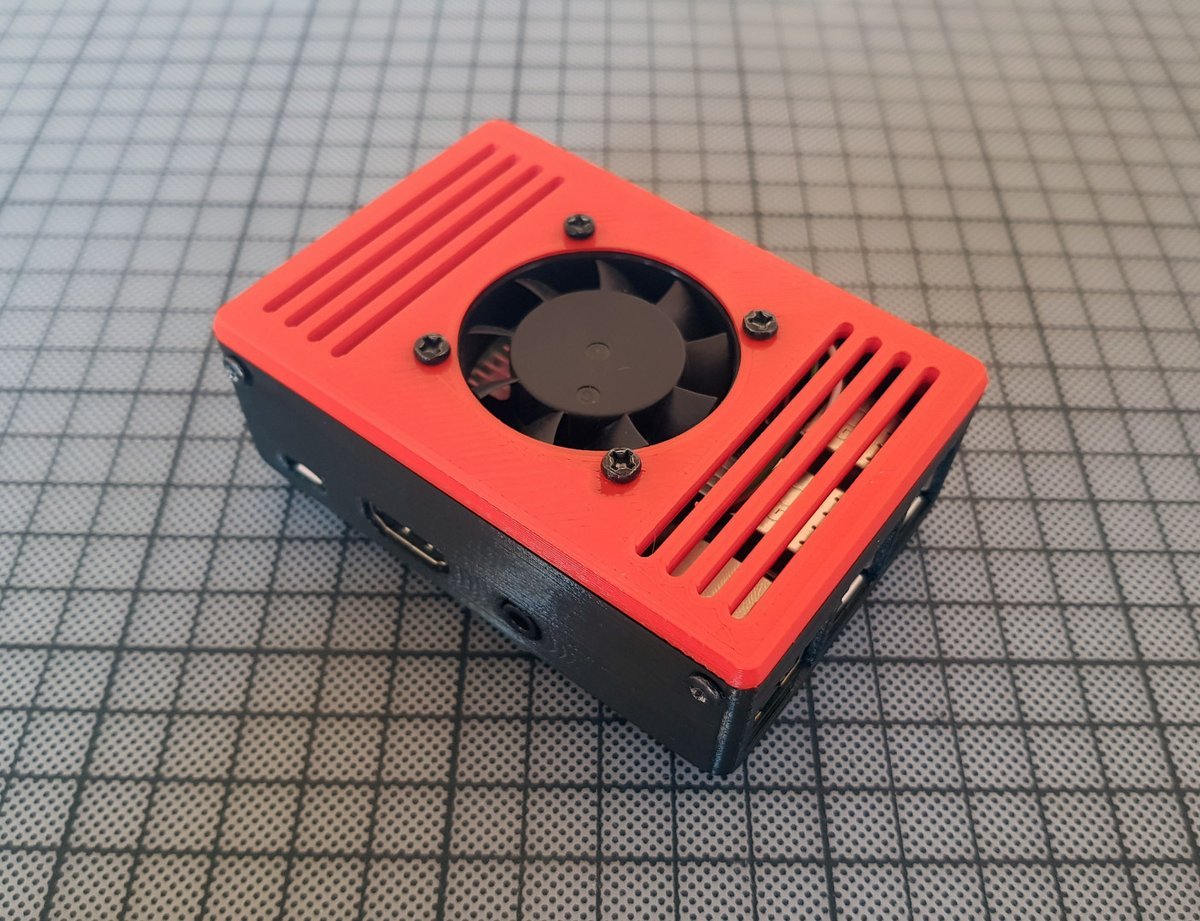 Imagen de Carcasa Raspberry Pi 3 personalizada para imprimir en 3D: Carcasa Raspberry Pi 3 modelo B con ventilador de 40mm
