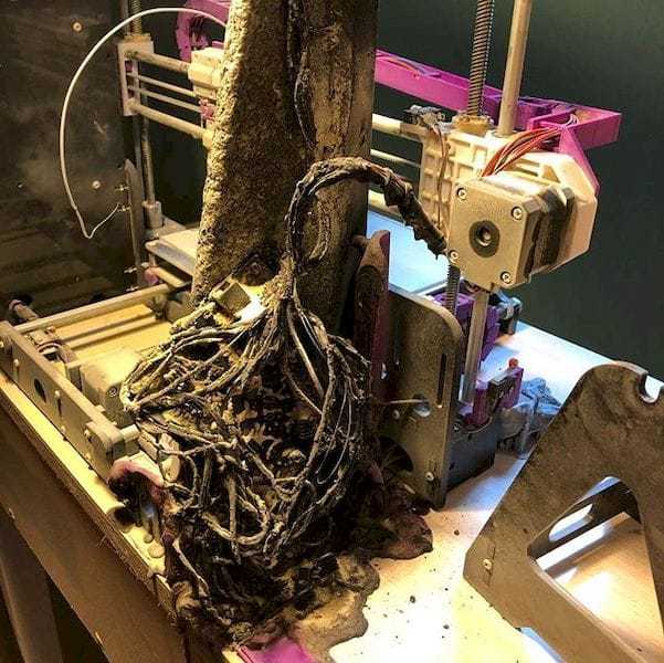 A severely burned Anet A8 due to no security check on the heating elements.
