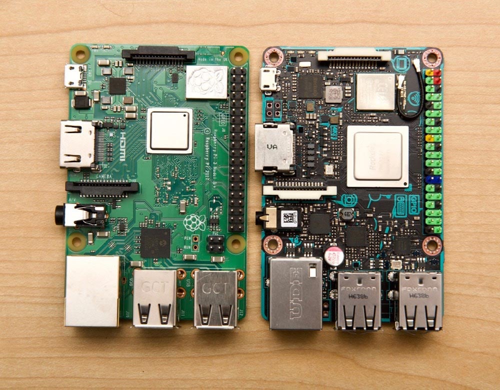 The Tinker Board S (right) next to the Raspberry Pi 3 B+ (left)