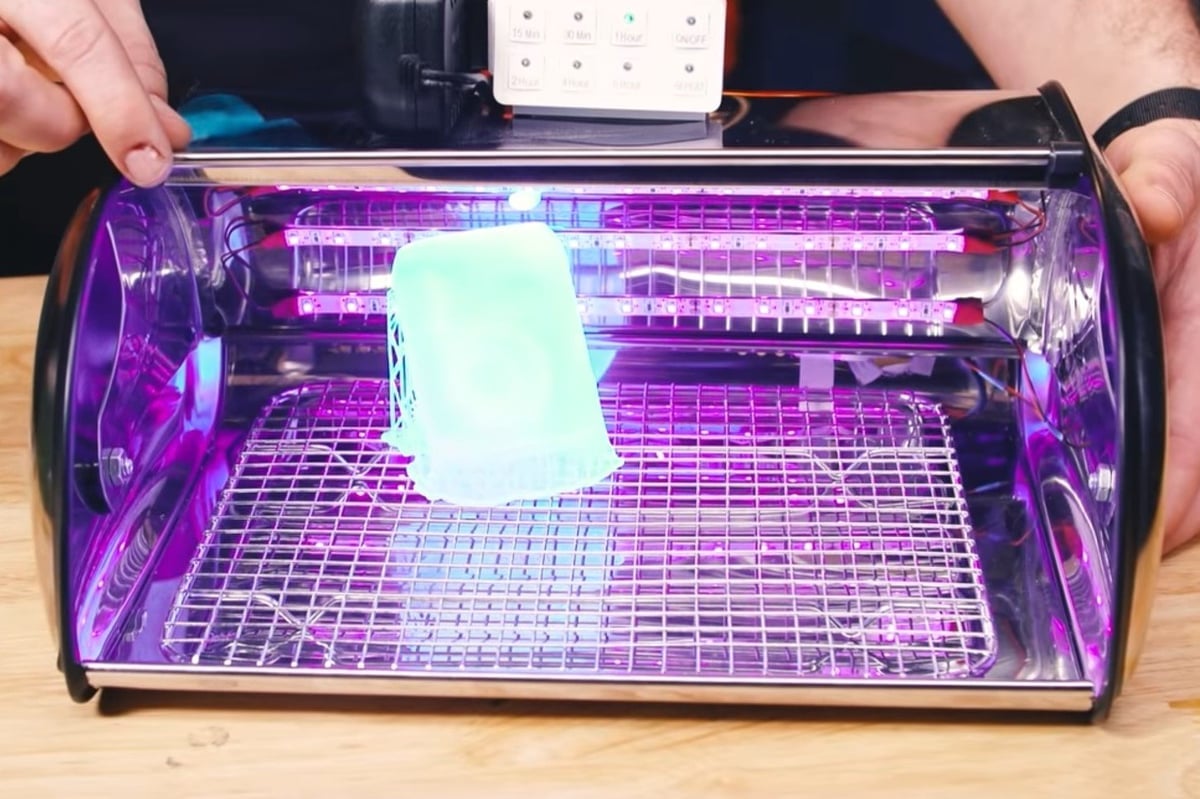 A creative and effective UV curing oven