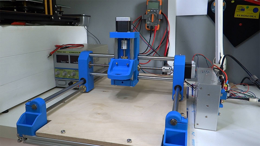 The Dremel CNC project relies heavily on 3D printing