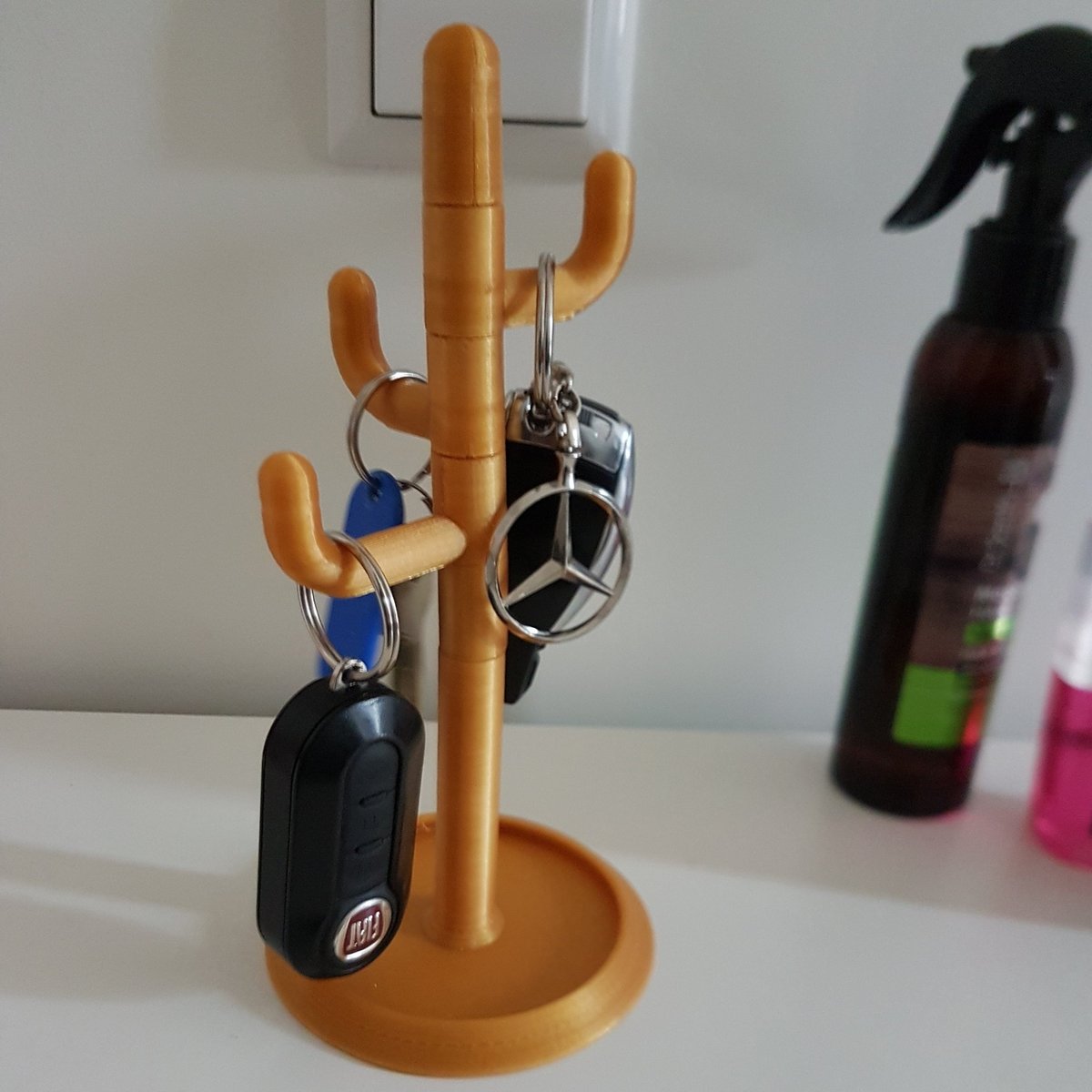 A super cute way to keep your keys organized