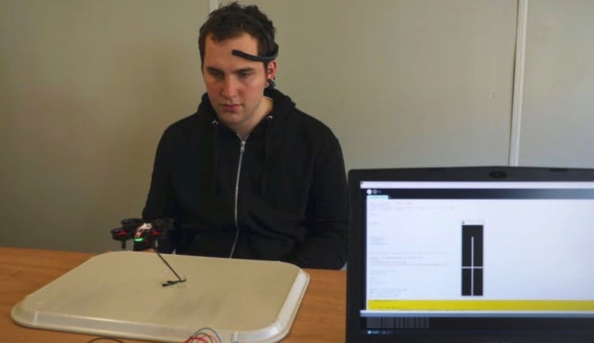 Imagen de Los mejores proyectos Arduino: Dron controlado con la mente