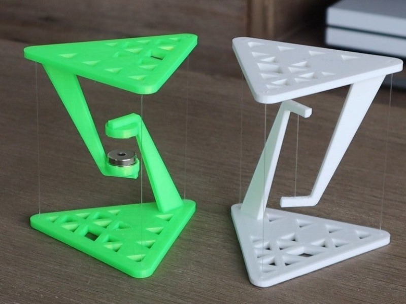 These tensegrity tables can be printed in one or multiple pieces