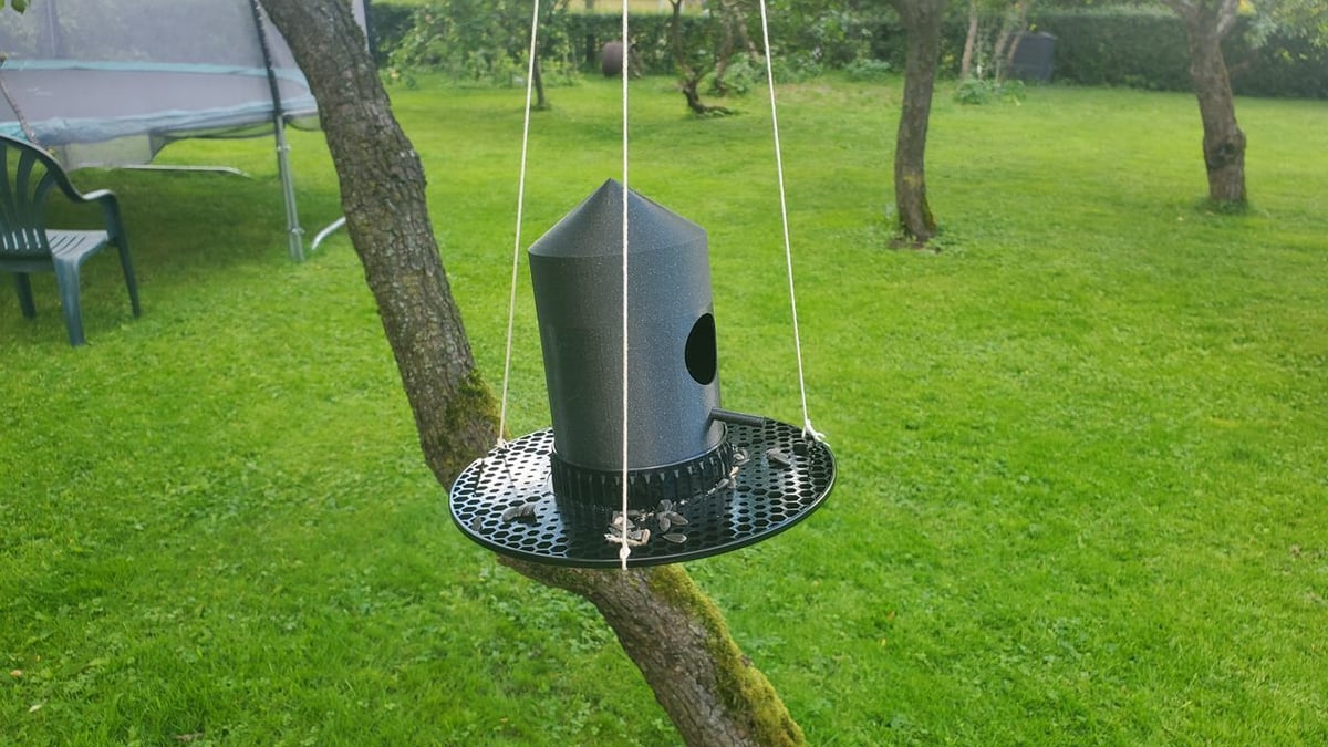 Added some paint to the 3d printed birdhouse : r/3Dprinting