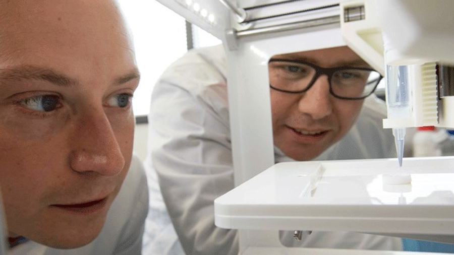 Scientists pioneered the 3D bioprinted cornea projects of today