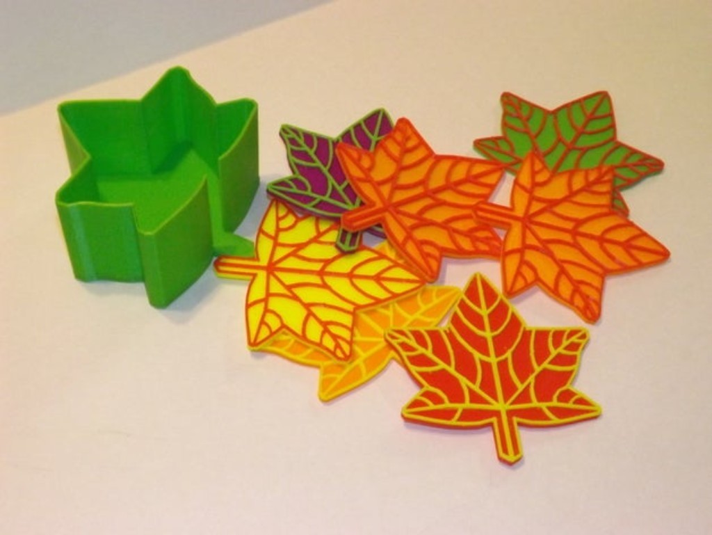 Maple leaf coasters for your dining table