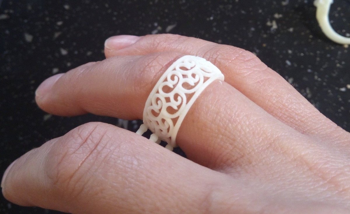 This pretty patterned ring is timeless and stylish